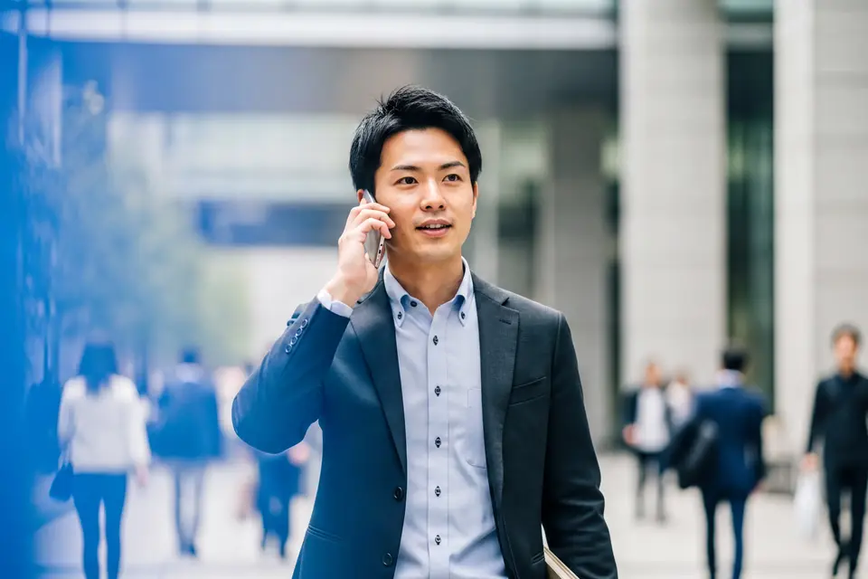 webp-ai-generated_rm_male-call-outside